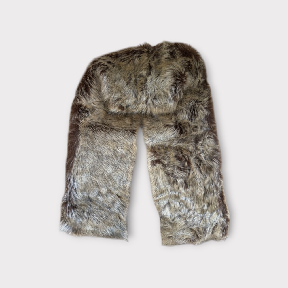 • Babeyond faux coyote fur scarf shawl